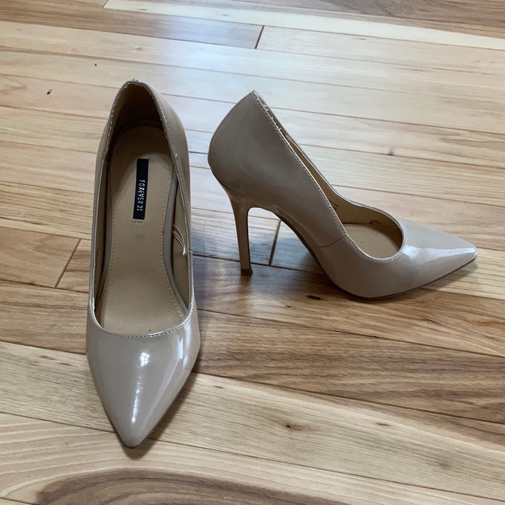 Forever 21 Beige Pointed Heels 👠